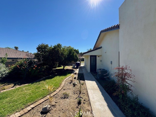 1415 Via Vallarta, Riverside CA: https://media.crmls.org/medias/e062b1fd-a89a-4a96-964f-8ba4b2c4290d.jpg