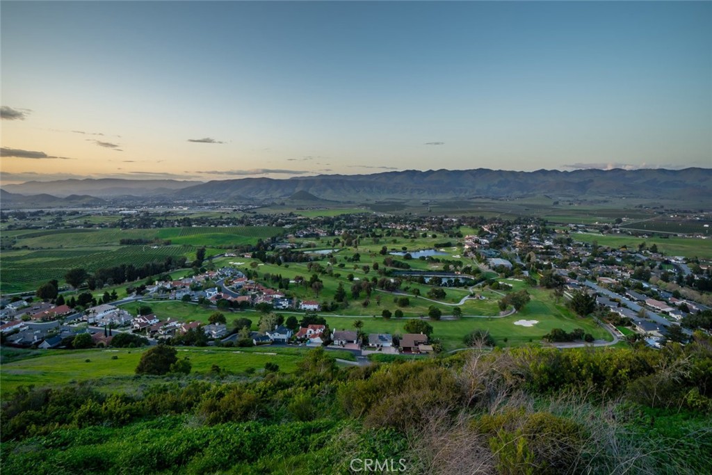 https://media.crmls.org/medias/e0631a6b-7465-40c2-9657-83dbae92a86d.jpg?preset=X-Large
