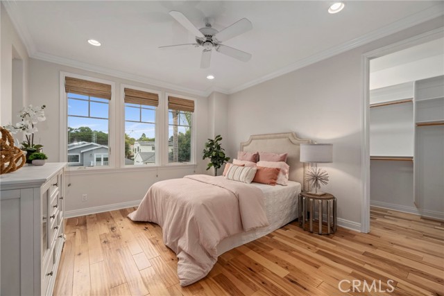 652 26th Street, Manhattan Beach, California 90266, 5 Bedrooms Bedrooms, ,2 BathroomsBathrooms,Residential,Sold,26th,SB21213872