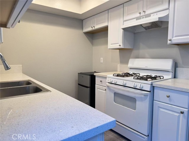 Detail Gallery Image 6 of 19 For 9100 Acacia Ave, Fontana,  CA 92335 - 2 Beds | 1/1 Baths