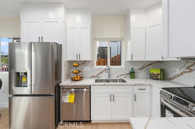 4850 Buchanan, Los Angeles CA: https://media.crmls.org/medias/e06472cd-7335-4bd9-8978-cf6c9cea26fc.jpg
