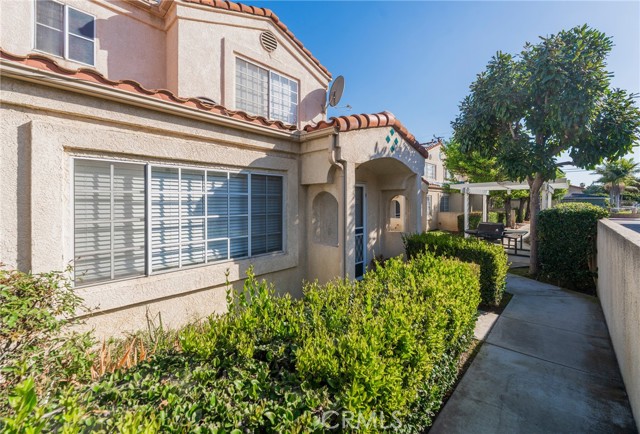 Detail Gallery Image 2 of 28 For 13959 Arthur Ave #1,  Paramount,  CA 90723 - 3 Beds | 2/1 Baths