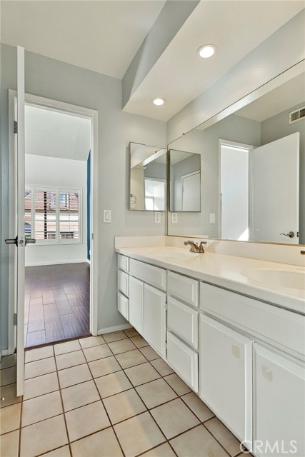 773 South Marengo Avenue, 3 photo 31