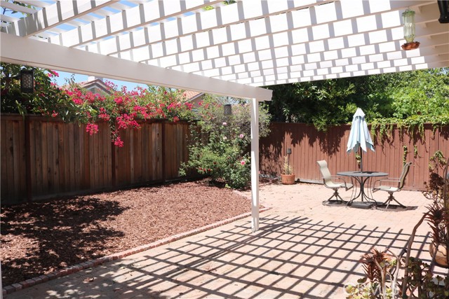 15 Tavella, Lake Forest CA: https://media.crmls.org/medias/e0657c7b-7fcb-419c-bf67-90e7b997d7cf.jpg