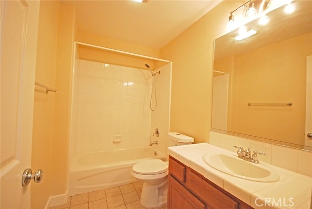 27849 Alta Vista Avenue, Valencia CA: https://media.crmls.org/medias/e06667fb-7ef1-4c5a-afe1-433dd73ab889.jpg