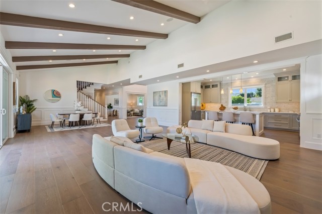 Detail Gallery Image 4 of 59 For 20701 Dumont St, Woodland Hills,  CA 91364 - 8 Beds | 9 Baths