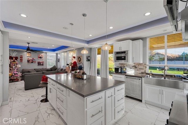 Detail Gallery Image 14 of 56 For 10180 via Pescadero, Moreno Valley,  CA 92557 - 4 Beds | 3 Baths