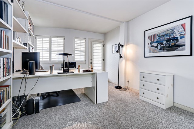 Detail Gallery Image 28 of 32 For 511 N Irena Ave #B,  Redondo Beach,  CA 90277 - 4 Beds | 3/1 Baths