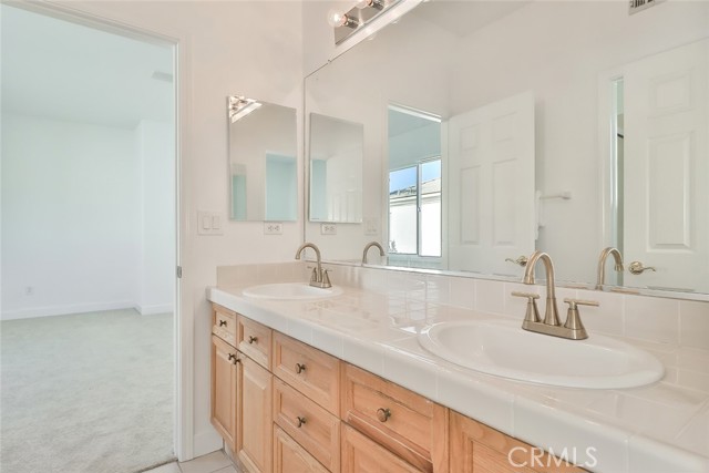 3966 Leighton Point Rd., Calabasas CA: https://media.crmls.org/medias/e067edbc-d17d-4238-8690-b27a437ff1a7.jpg