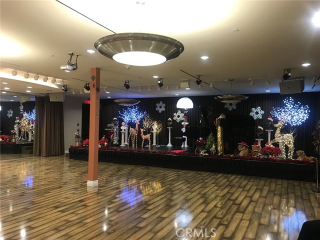 950 Roosevelt, Irvine CA: https://media.crmls.org/medias/e068666f-53c7-4749-9dbb-af18cc94f762.jpg