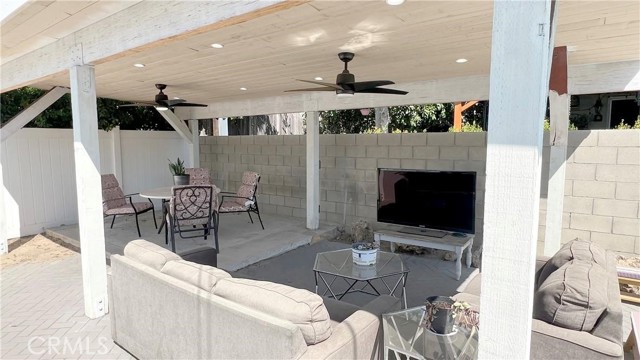 Detail Gallery Image 13 of 15 For 20511 Mandell St, Winnetka,  CA 91306 - 3 Beds | 2 Baths