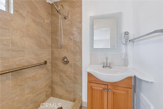 Image 13 of 31 For 417 Emerson Avenue