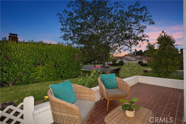 Detail Gallery Image 3 of 45 For 27672 via Granados, Mission Viejo,  CA 92692 - 2 Beds | 2 Baths