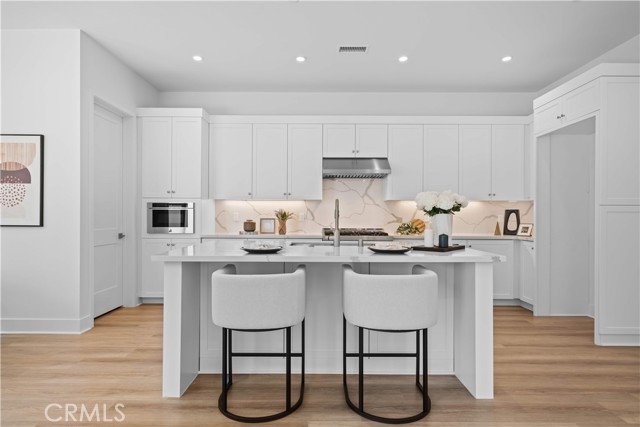 114 eversedge, Irvine CA: https://media.crmls.org/medias/e069349b-719d-4595-99f1-3b1b7cb0f009.jpg