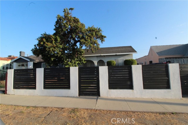 Detail Gallery Image 3 of 24 For 525 W 107th St, Los Angeles,  CA 90044 - 2 Beds | 1 Baths