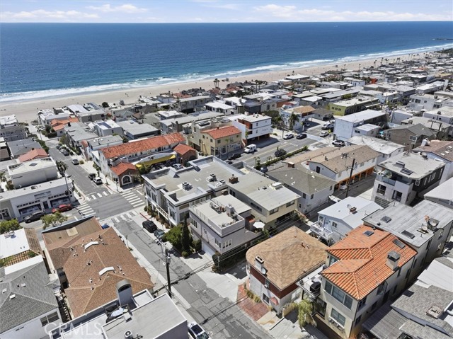 315 33rd, Manhattan Beach, California 90266, 2 Bedrooms Bedrooms, 0 ,2 BathroomsBathrooms,Residential,For Sale,33rd,0,SB26105539