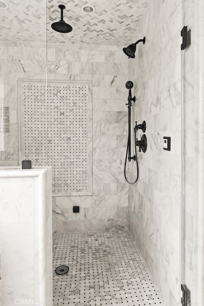 https://media.crmls.org/medias/e069b01e-845d-47f0-8bdd-c93bd94b885f.jpg?preset=X-Large