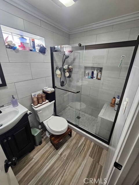 Detail Gallery Image 2 of 12 For 636 W 107th, Los Angeles,  CA 90044 - 3 Beds | 2 Baths