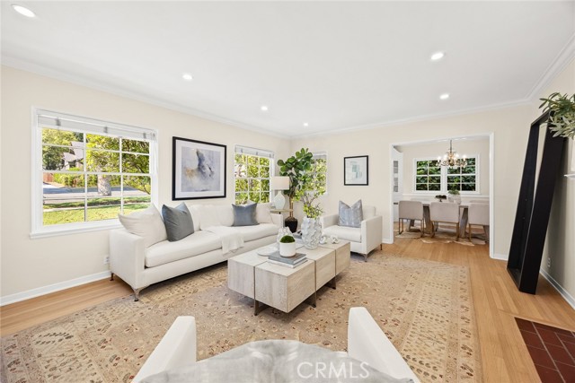 852 E Howard Street, Pasadena CA: https://media.crmls.org/medias/e06a92cf-1809-4eae-ae51-fa45f1de3903.jpg