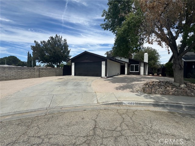 Detail Gallery Image 2 of 22 For 1003 Lightcap St, Lancaster,  CA 93535 - 2 Beds | 2 Baths