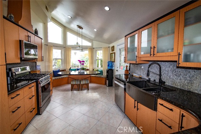 11958 Darby Avenue, Porter Ranch CA: https://media.crmls.org/medias/e06ba80e-ecab-4332-8646-7649c912a5d8.jpg