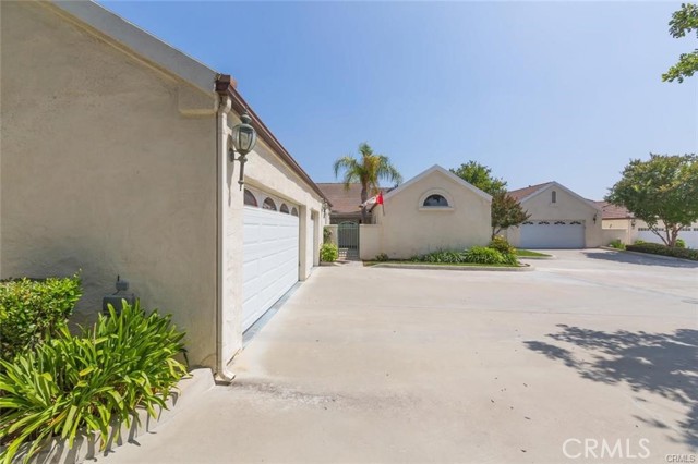 1802 Prince Albert Drive, Riverside CA: https://media.crmls.org/medias/e06bdd18-e89d-4f51-aa2e-94a2518e146c.jpg