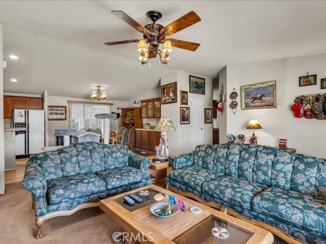 Detail Gallery Image 6 of 33 For 528 Sacramento Rd, Pinon Hills,  CA 92372 - 4 Beds | 3 Baths