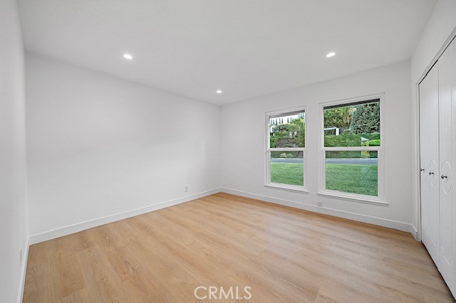 https://media.crmls.org/medias/e06dab58-6139-45c4-8839-abbde9b8b467.jpg?preset=X-Large