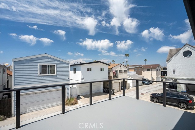 207 28th Street, Newport Beach CA: https://media.crmls.org/medias/e06dc4a2-30c1-4c63-9176-aefedd8c6f7d.jpg