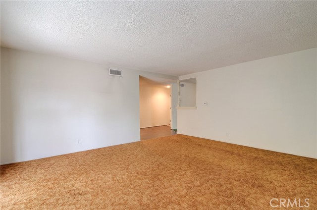 1924 W Secrest Way, Santa Ana CA: https://media.crmls.org/medias/e06f2996-04e4-4567-8ff1-b019996c5b60.jpg