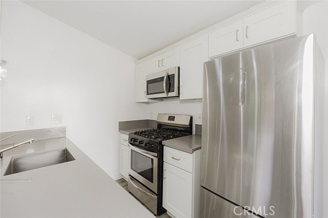 Detail Gallery Image 3 of 19 For 20534 1/2 Miranda Pl, Woodland Hills,  CA 91367 - 0 Beds | 1 Baths