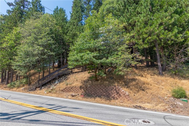 Detail Gallery Image 9 of 29 For 260 S Fairway Dr, Twin Peaks,  CA 92391 - 4 Beds | 3 Baths