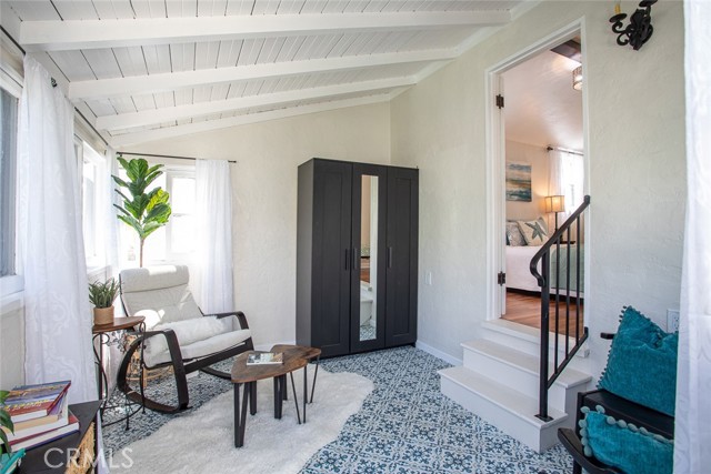 130 Claremont Avenue, Long Beach CA: https://media.crmls.org/medias/e0721d8c-74b4-4921-ad77-25b9919310ba.jpg