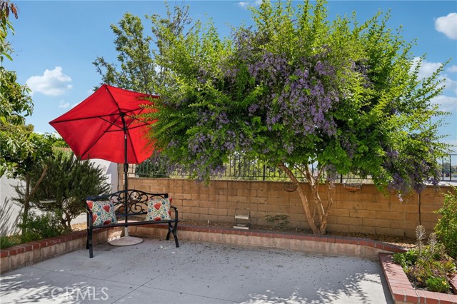 23441 Via Ronda, Mission Viejo CA: https://media.crmls.org/medias/e0723519-3d48-442d-a0ce-c633d4fdfff2.jpg