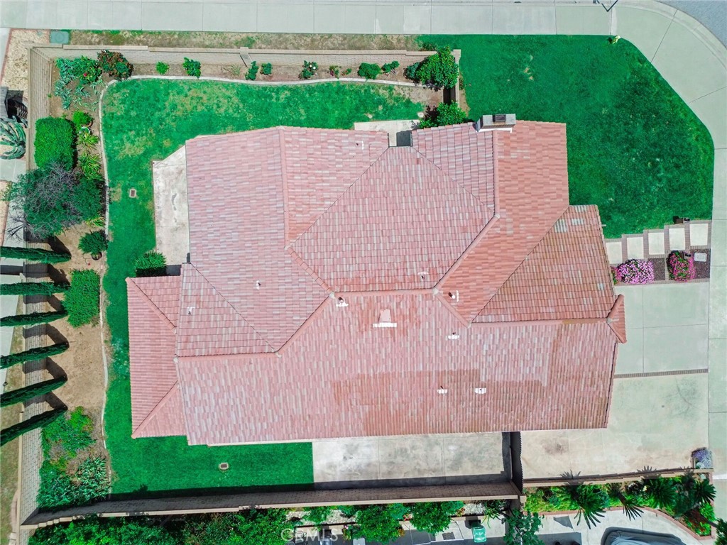 https://media.crmls.org/medias/e0723be8-9dca-4417-8859-be0f50238f06.jpg?preset=X-Large
