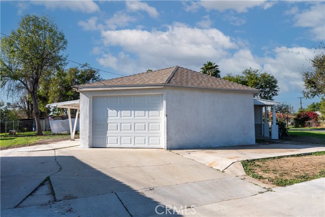 8326 Greenpoint, Riverside CA: https://media.crmls.org/medias/e0728d94-883c-437b-b0b7-0a1334a20ab2.jpg