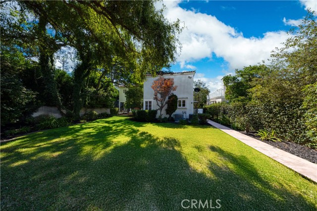 2175 Roanoke Road, San Marino CA: https://media.crmls.org/medias/e0728e62-b790-4c0c-8155-9a97778066e6.jpg
