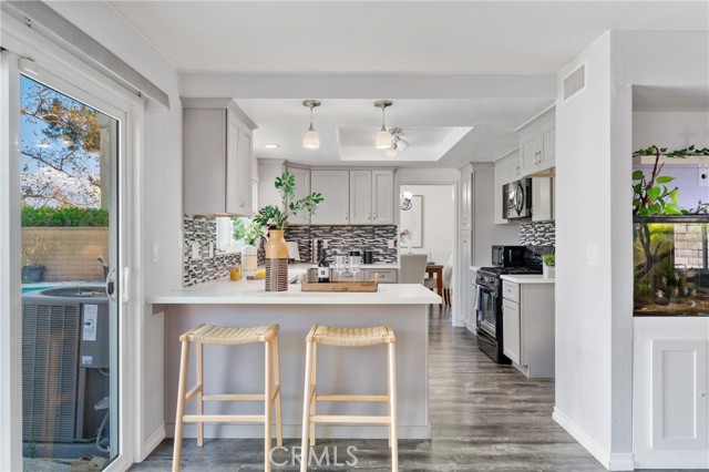 Detail Gallery Image 12 of 38 For 35 Old Wood Rd, Pomona,  CA 91766 - 4 Beds | 2/1 Baths