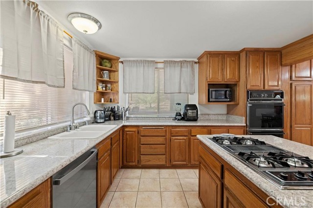 1808 Freeman Drive, Pine Mountain Club CA: https://media.crmls.org/medias/e072c52a-cadf-40ec-8d7f-f99acb4e4b2f.jpg