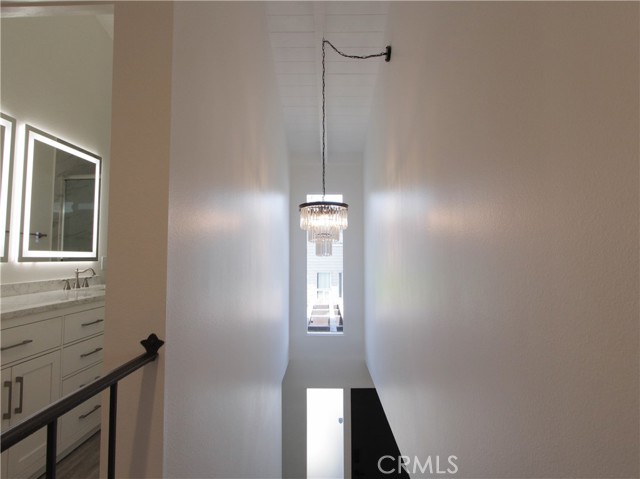 835 Amigos Way, Newport Beach CA: https://media.crmls.org/medias/e0734f52-34ff-437a-9e70-a88d133fc36a.jpg