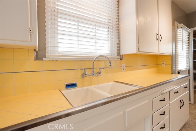 Detail Gallery Image 15 of 35 For 1906 Amber Ln, Burbank,  CA 91504 - 3 Beds | 1 Baths