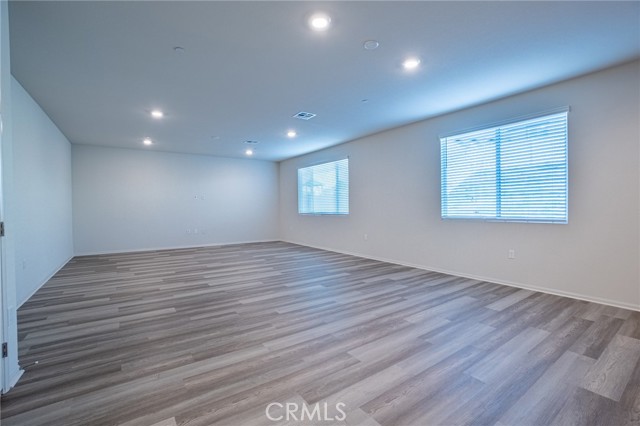 Detail Gallery Image 12 of 22 For 19508 Hanging Rock Rd., Lake Elsinore,  CA 92532 - 3 Beds | 3 Baths