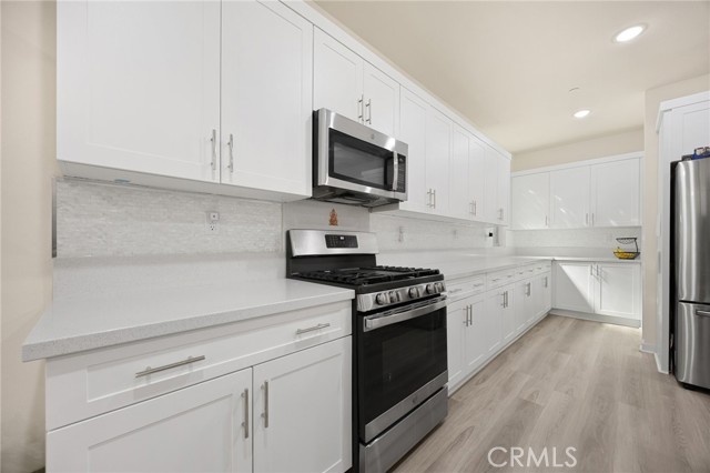 Detail Gallery Image 14 of 41 For 2670 E Embry Ln, Ontario,  CA 91762 - 4 Beds | 3 Baths