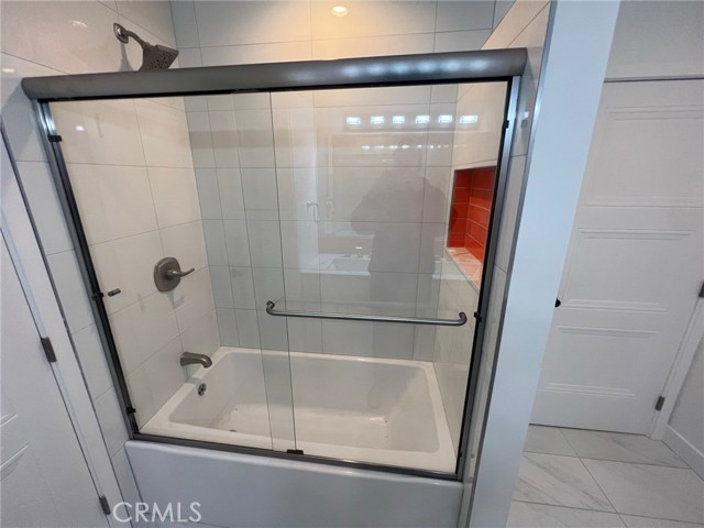Detail Gallery Image 8 of 16 For 5024 Topanga Canyon Bld, Woodland Hills,  CA 91364 - 2 Beds | 2 Baths