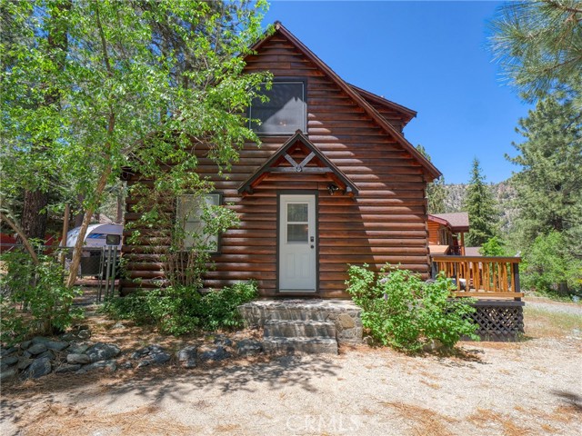 Detail Gallery Image 5 of 40 For 6226 Conifer Dr, Wrightwood,  CA 92397 - 3 Beds | 2 Baths