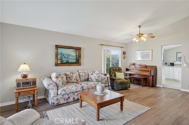 Detail Gallery Image 10 of 37 For 24003 Whistling Swan, Murrieta,  CA 92562 - 3 Beds | 2 Baths