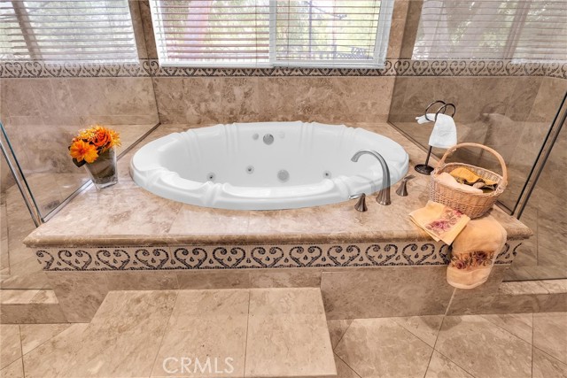 22349 Dolorosa Street, Woodland Hills CA: https://media.crmls.org/medias/e0773a33-54a0-4c66-a896-9ce3c76e9e63.jpg