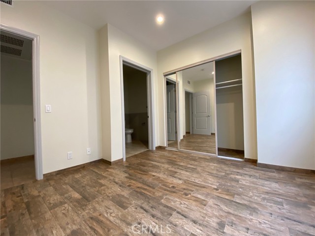 Detail Gallery Image 22 of 29 For 953 N Normandie #205,  Los Angeles,  CA 90029 - 3 Beds | 2 Baths