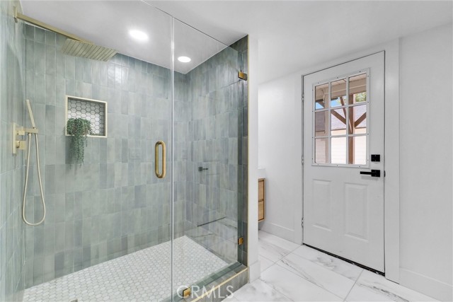 239 N San Antonio Avenue, Upland CA: https://media.crmls.org/medias/e0780bcc-4c00-4316-a5ad-3fc9d67e59f7.jpg