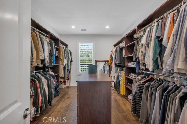 24234 Reyes Adobe Way, Valencia CA: https://media.crmls.org/medias/e0789324-bb30-4436-afb5-948cd87b4006.jpg